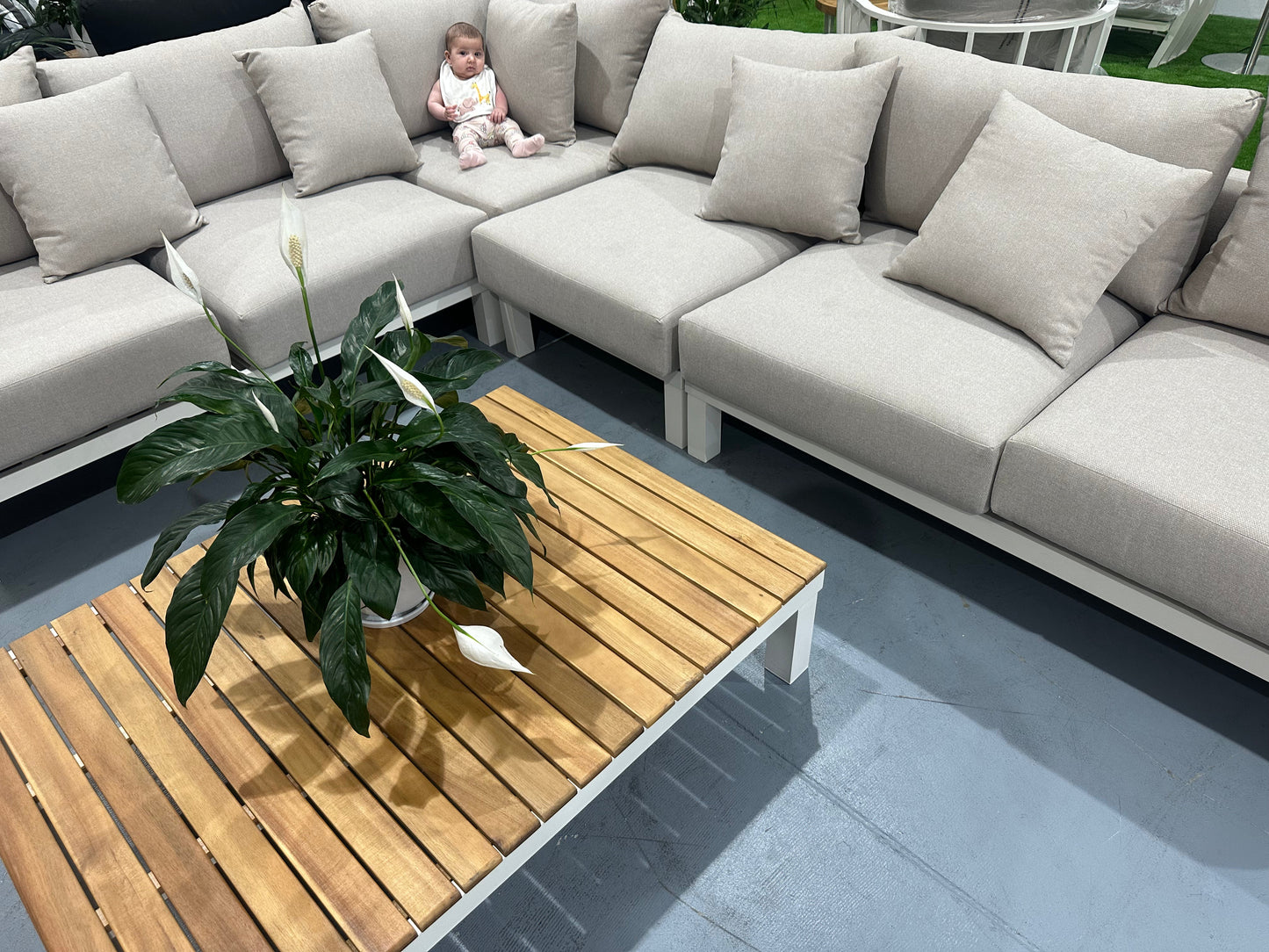 ARI Ralph White Hampton Corner Set - Outdoor Aluminium & Acacia Modular Corner Lounge White Aluminium Whether Resistant White Fabric